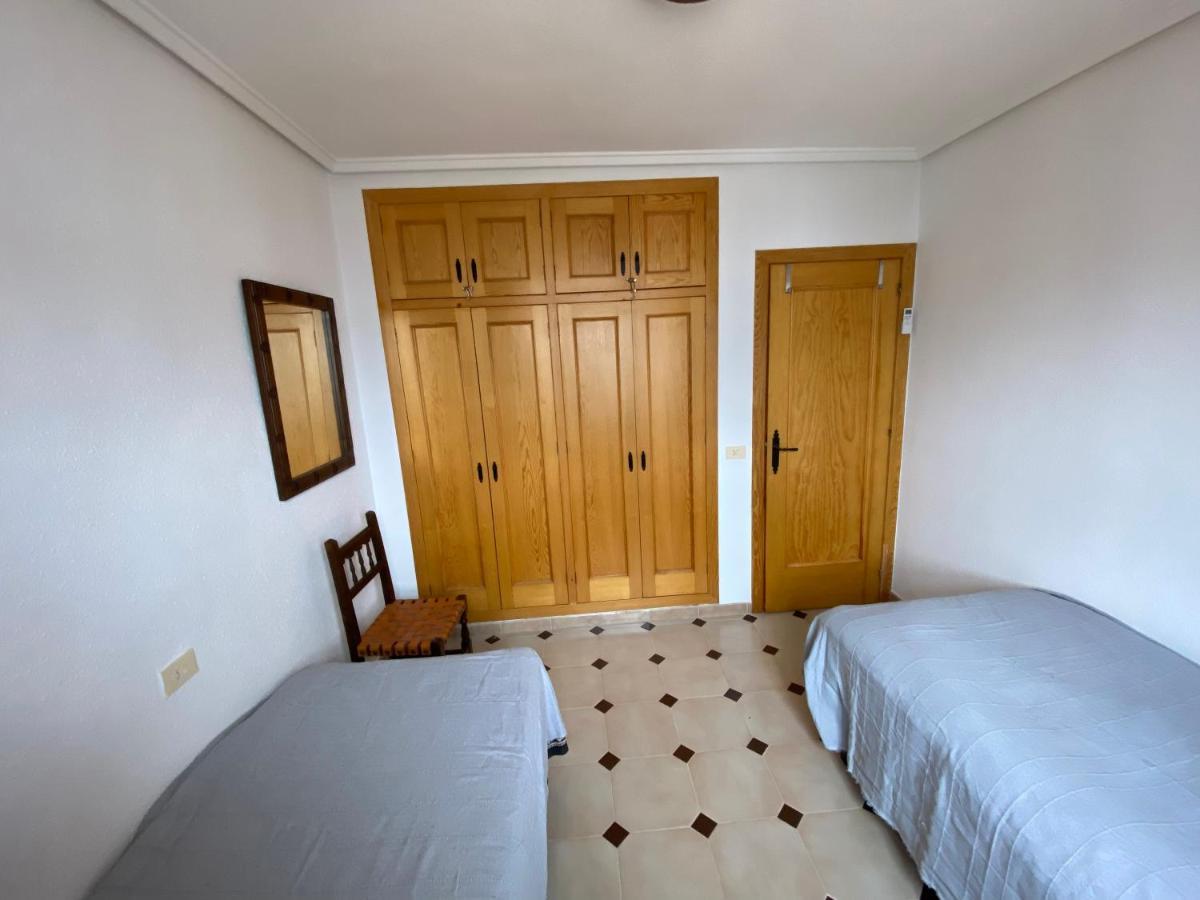 Orihuela Costa 2-Bedroom 1-Bath Renovated Vacation Rental On La Zenia Beach Eksteriør billede