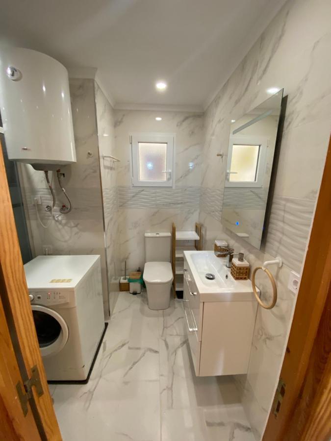 Orihuela Costa 2-Bedroom 1-Bath Renovated Vacation Rental On La Zenia Beach Eksteriør billede